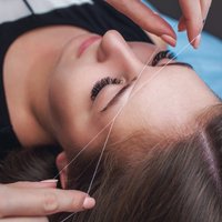 Diseño de cejas + epilacion con hilo 