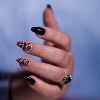 Manicura combinada y esmaltado semipermanente (un tono)