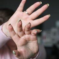 Pedicura combinada y esmaltado tradicional